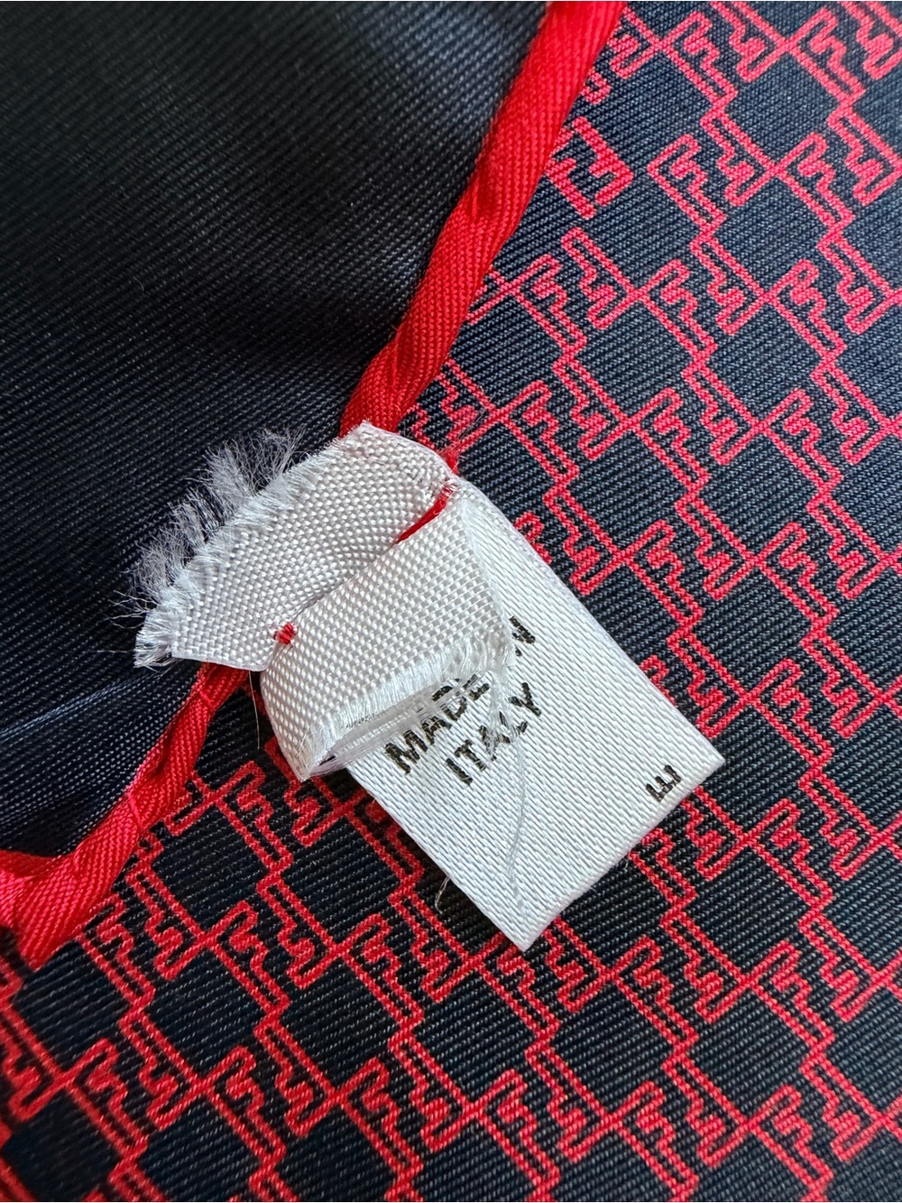 Vintage FENDI Silk Scarf/Pocket Square Navy/Red Made In Italy - Picture 5 of 7